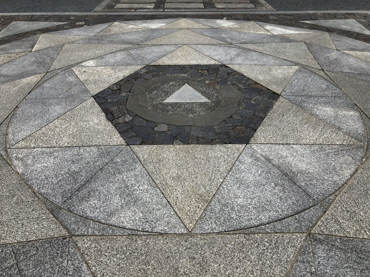 金剛床の△の部分