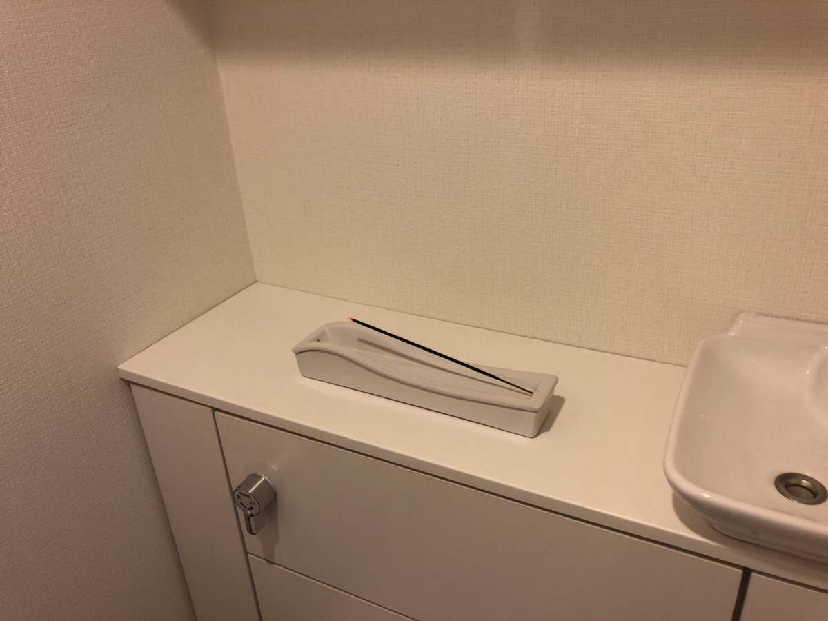 トイレとフランキンセンスのお香