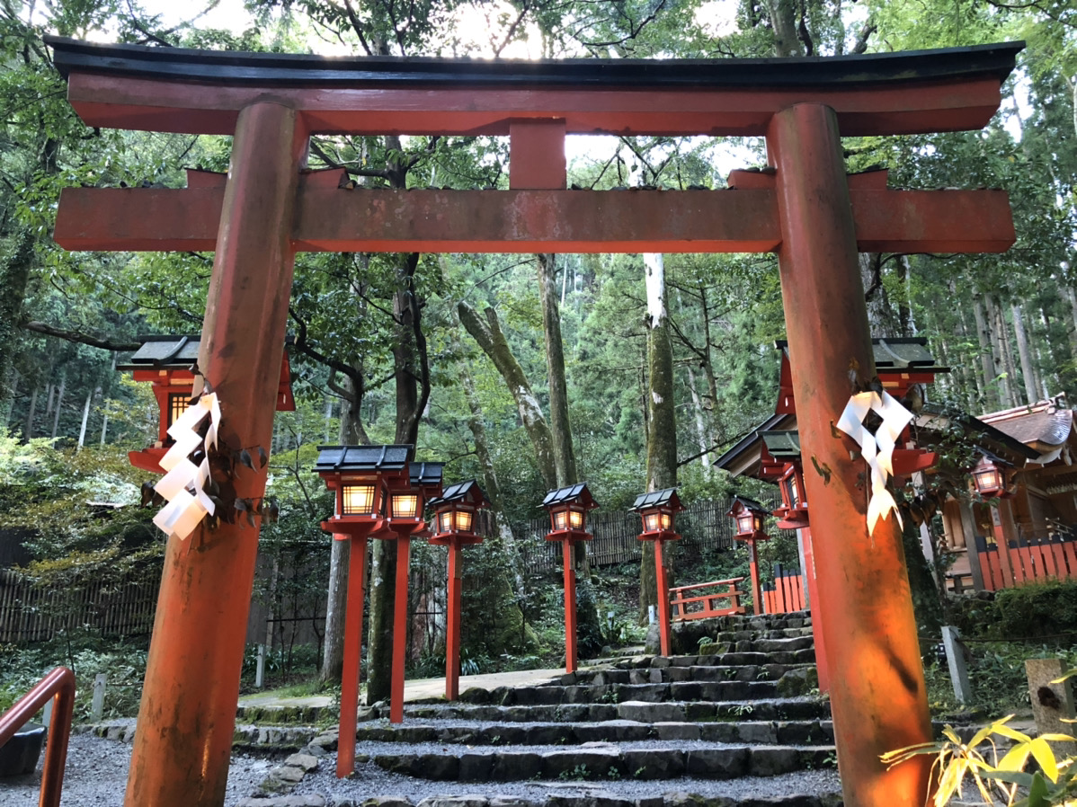 貴船神社のご利益で運氣上昇！縁結びの聖地の奇跡の水で願い事を実現 - 金運大全®