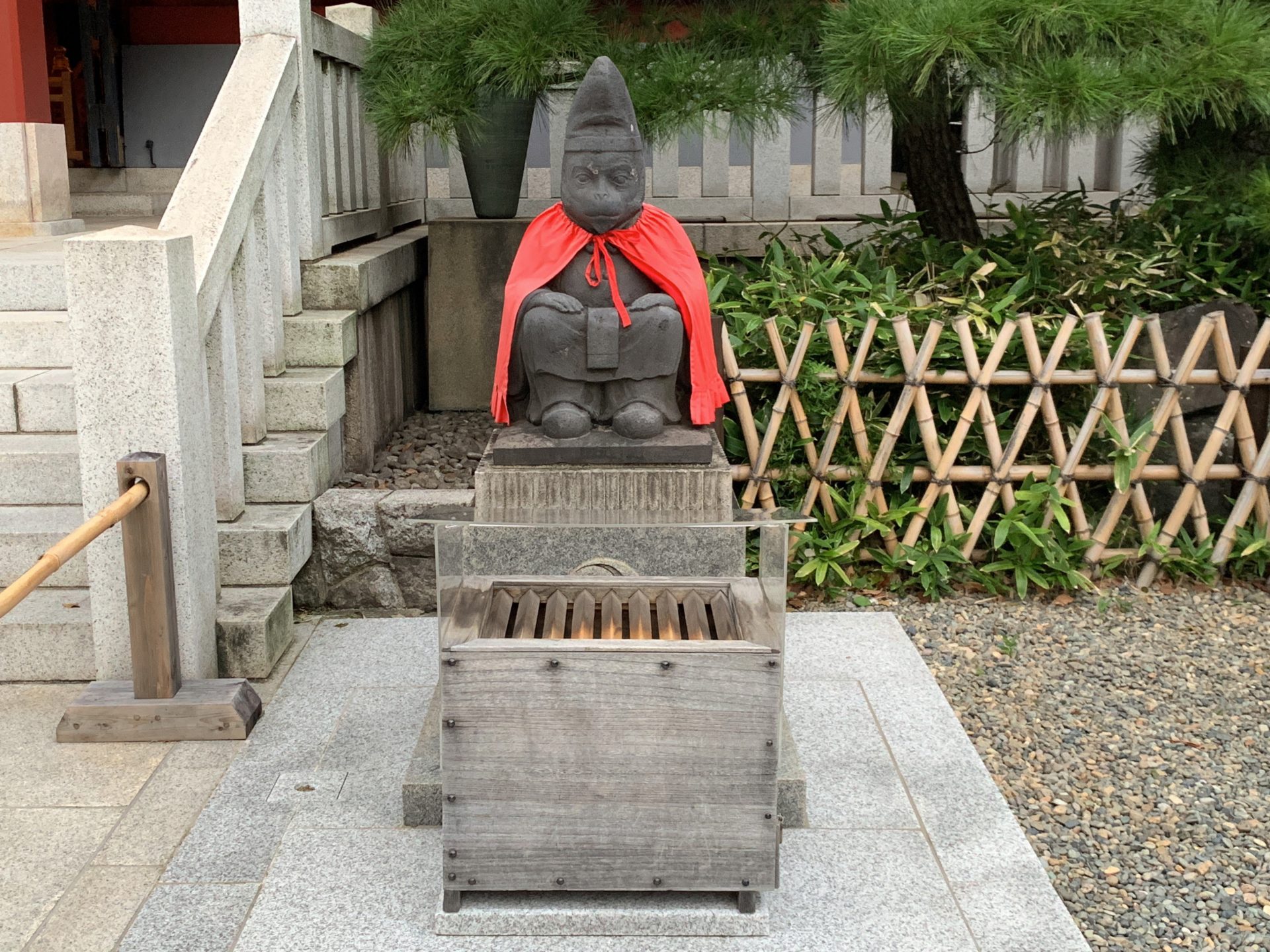 日枝神社の雄猿像