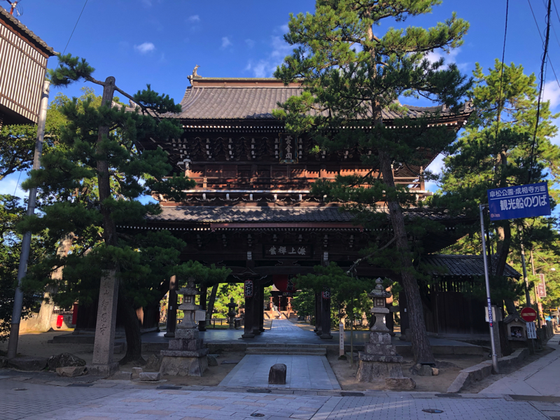 お寺の山門