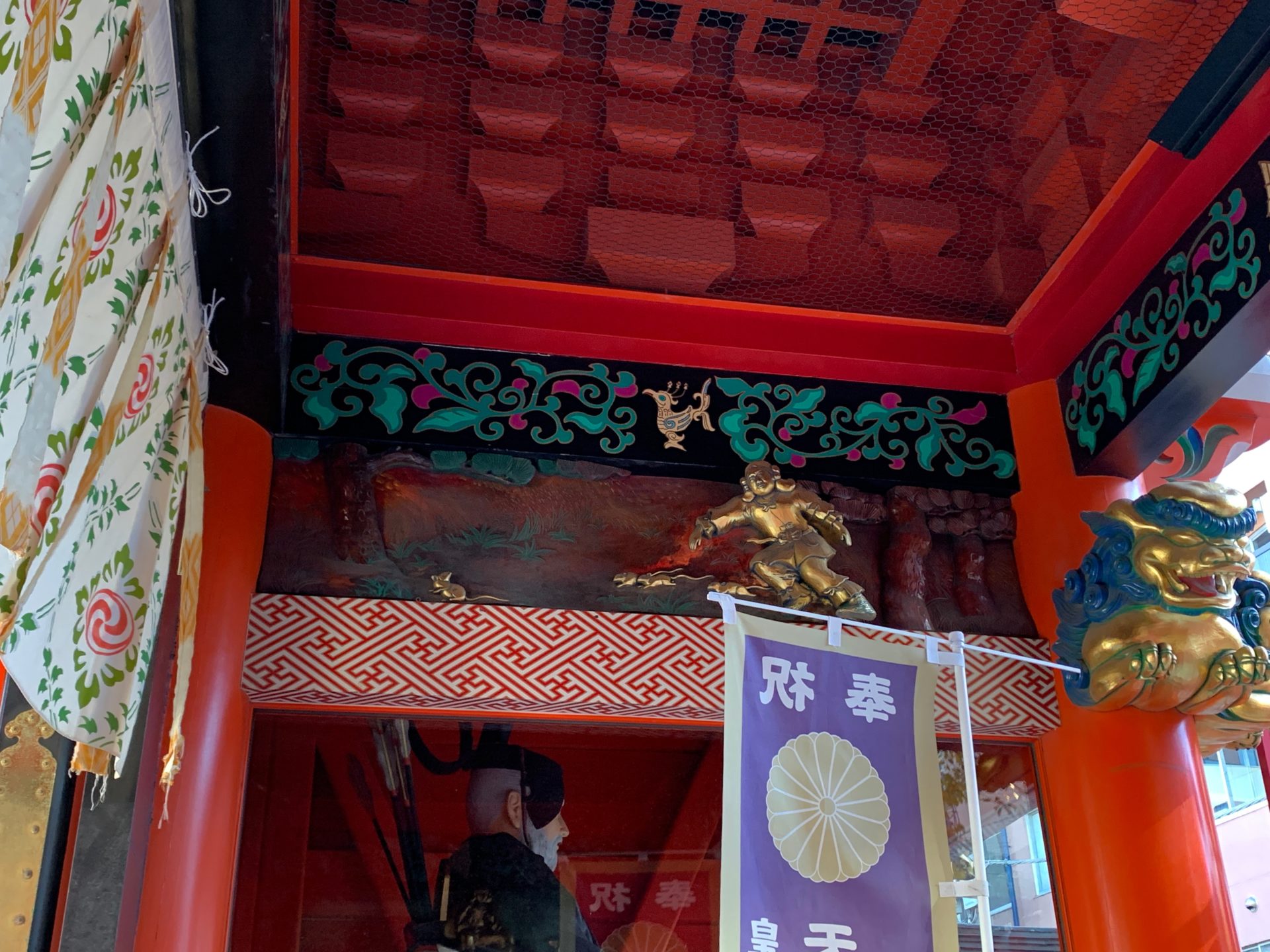 神話を表す彫刻