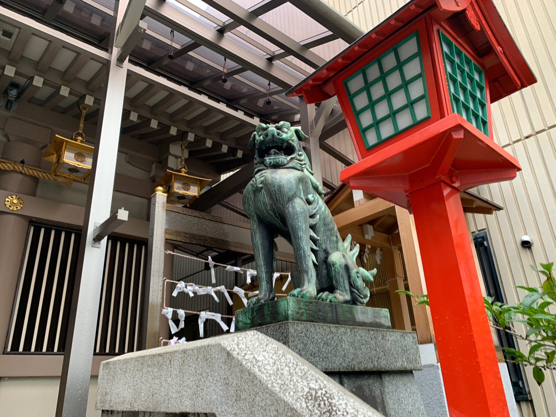 十番稲荷神社の狛犬(阿形)