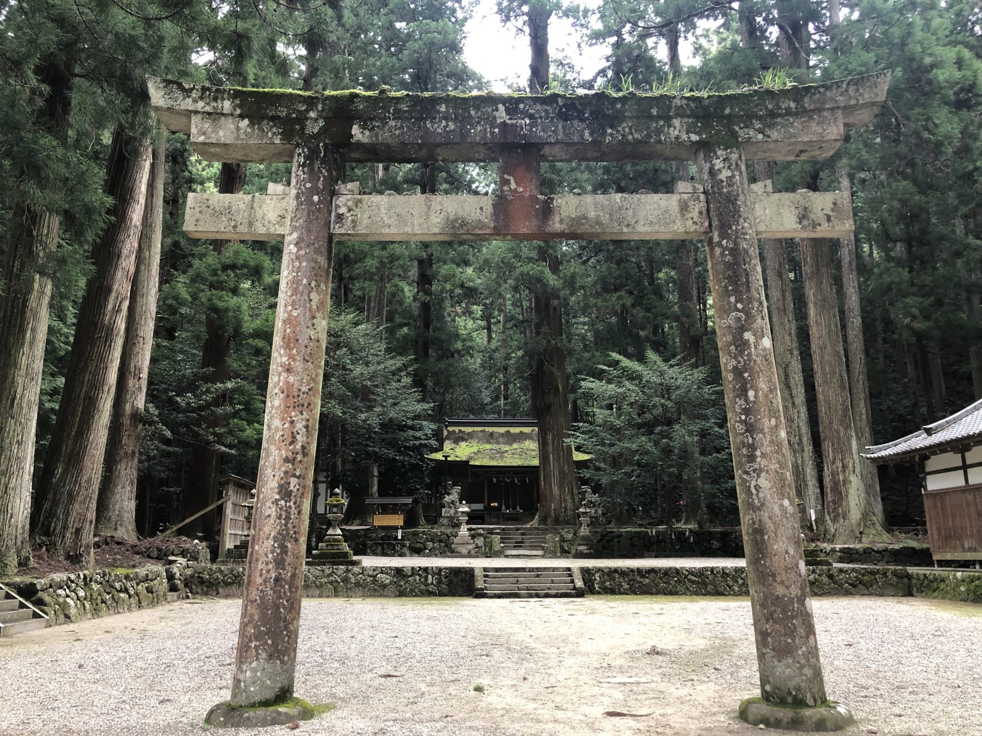 室生龍穴神社の鳥居