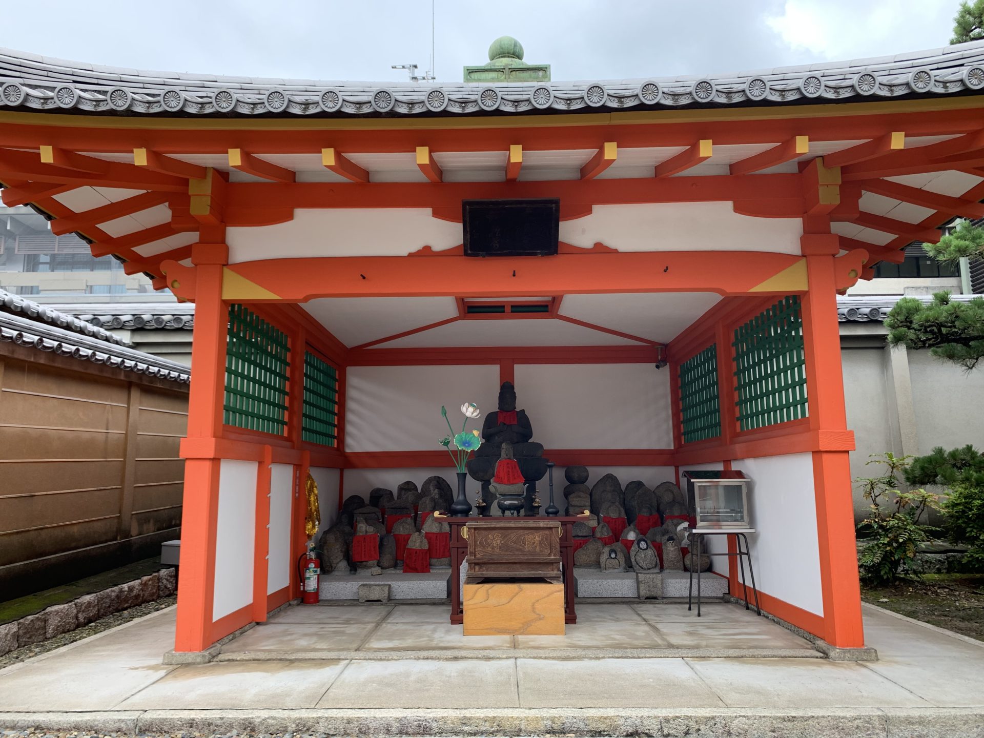 蓮華王院境内 地蔵堂